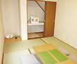 <span class='green'>【内装完成】</span><br />6畳の和室。収納スペースの多い和室は珍しい。